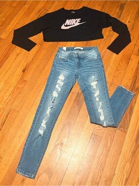 Trendy Nike Crop Top + KanCan Distressed Jeans Bundle | XS / 23